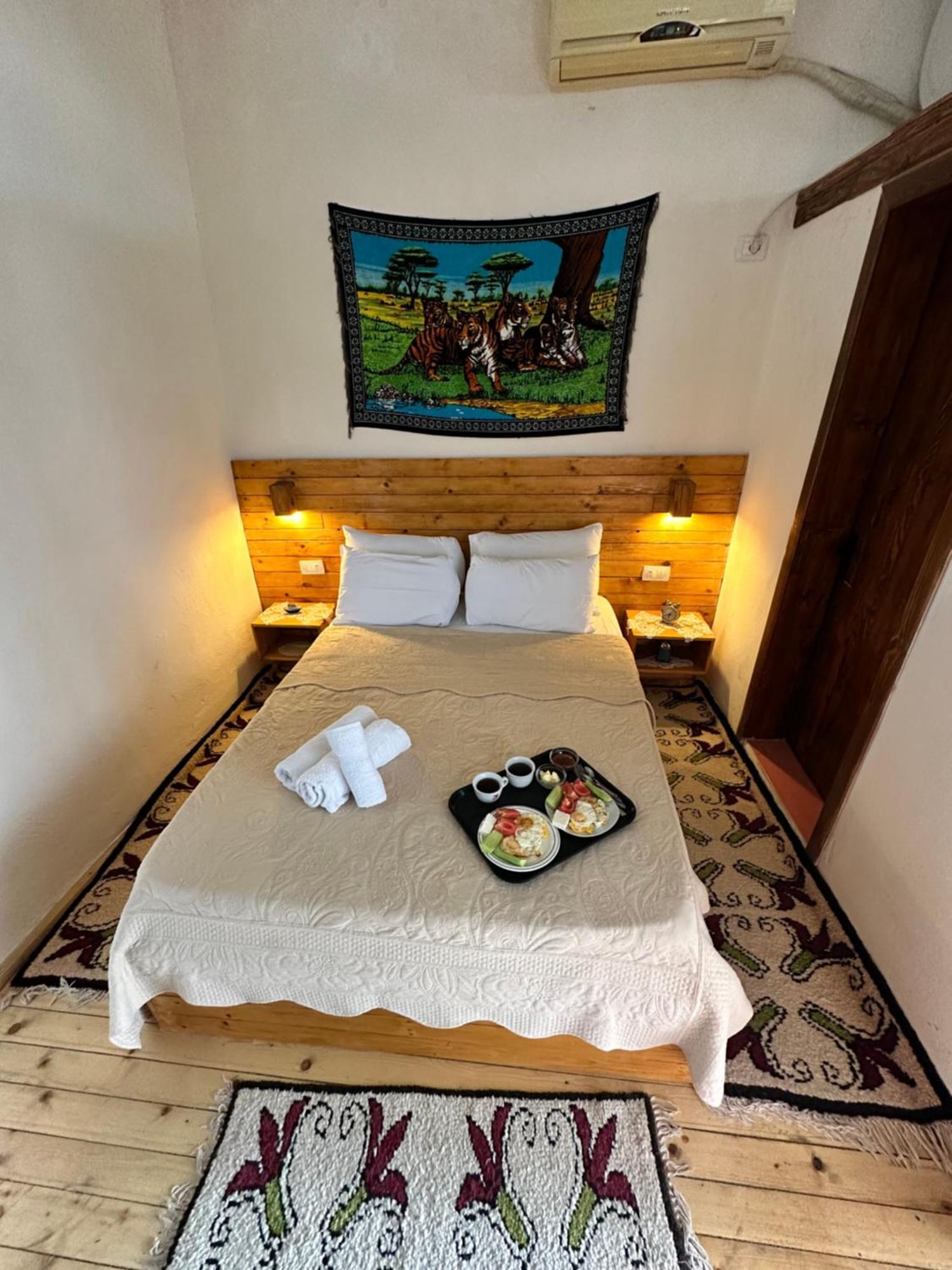 Guest House Salaria Gjirokastër Quarto foto